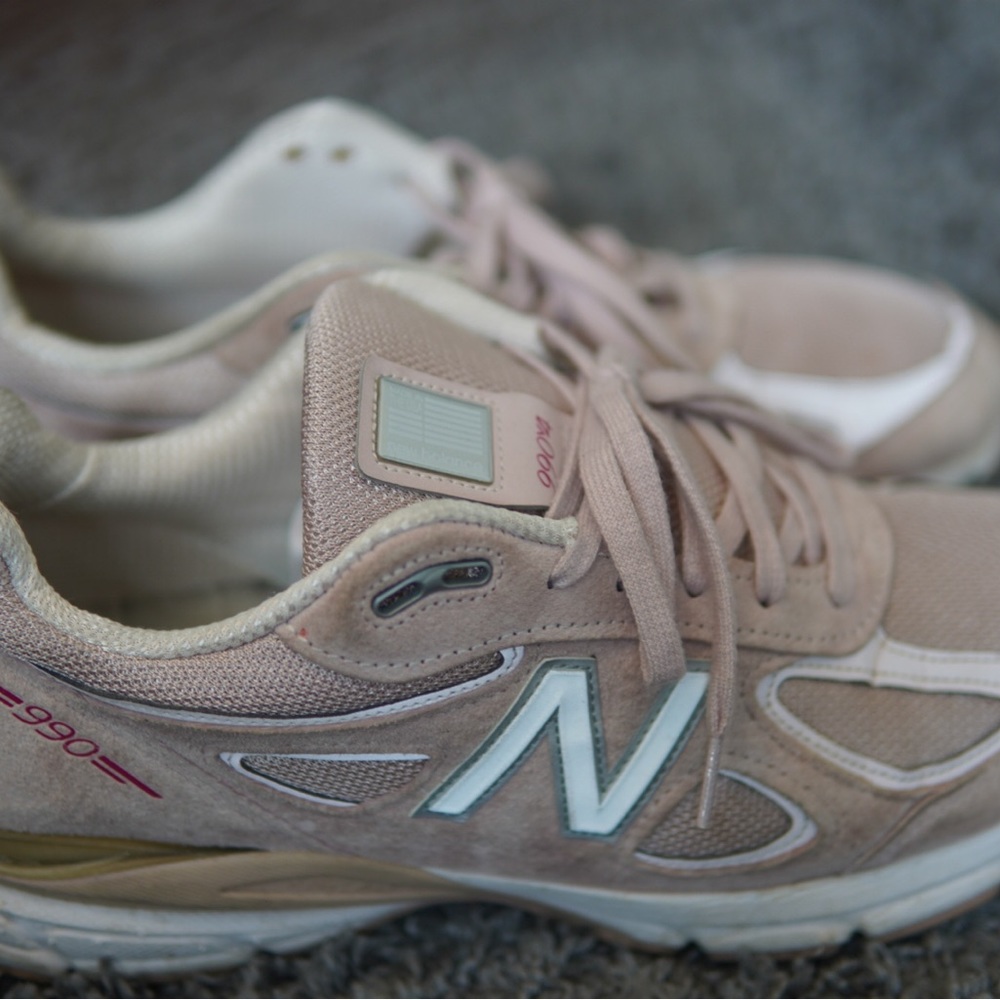New Balance Men’s 990v4 Light Pink!! - Picture 2 of 9